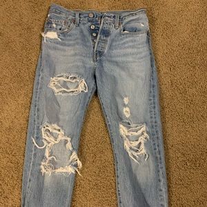 501 distressed levis